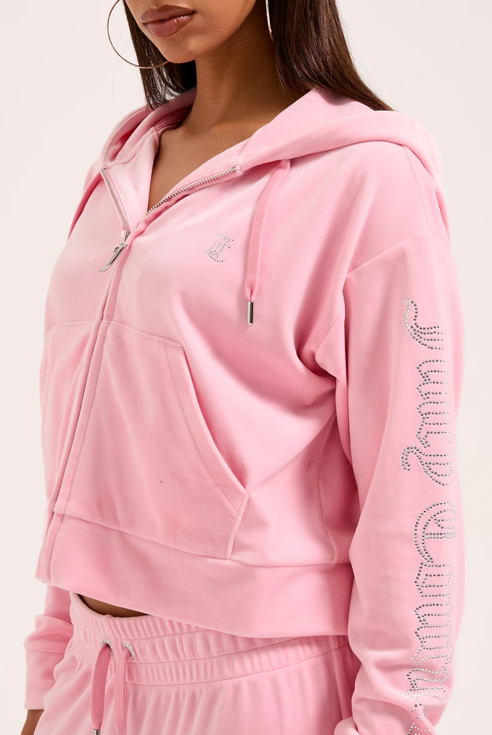 Felpa crop oversize Iccle con cappuccio e logo Juicy Couture in diamanti Rosa Juicy - Image 3
