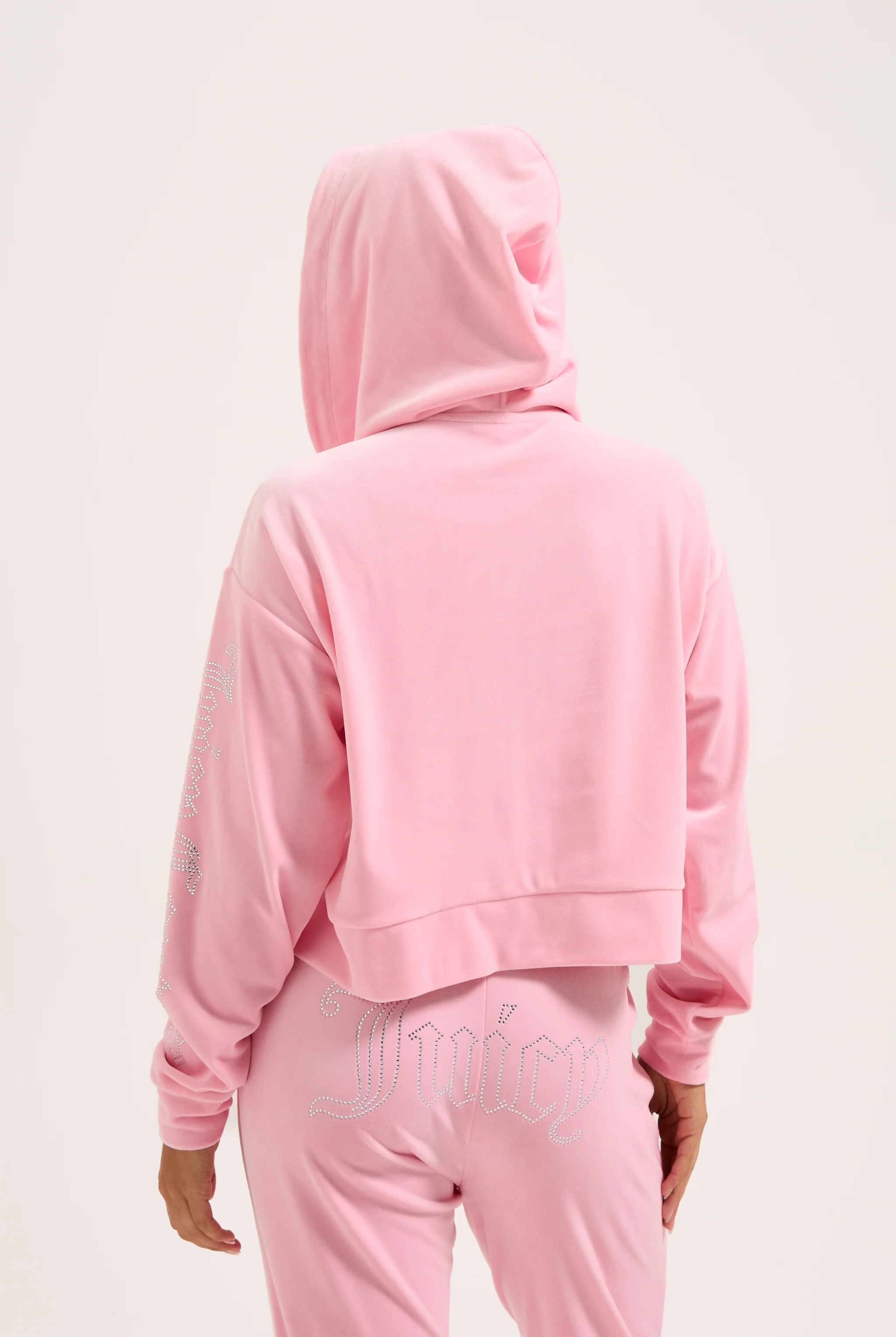 Felpa crop oversize Iccle con cappuccio e logo Juicy Couture in diamanti Rosa Juicy - Image 6