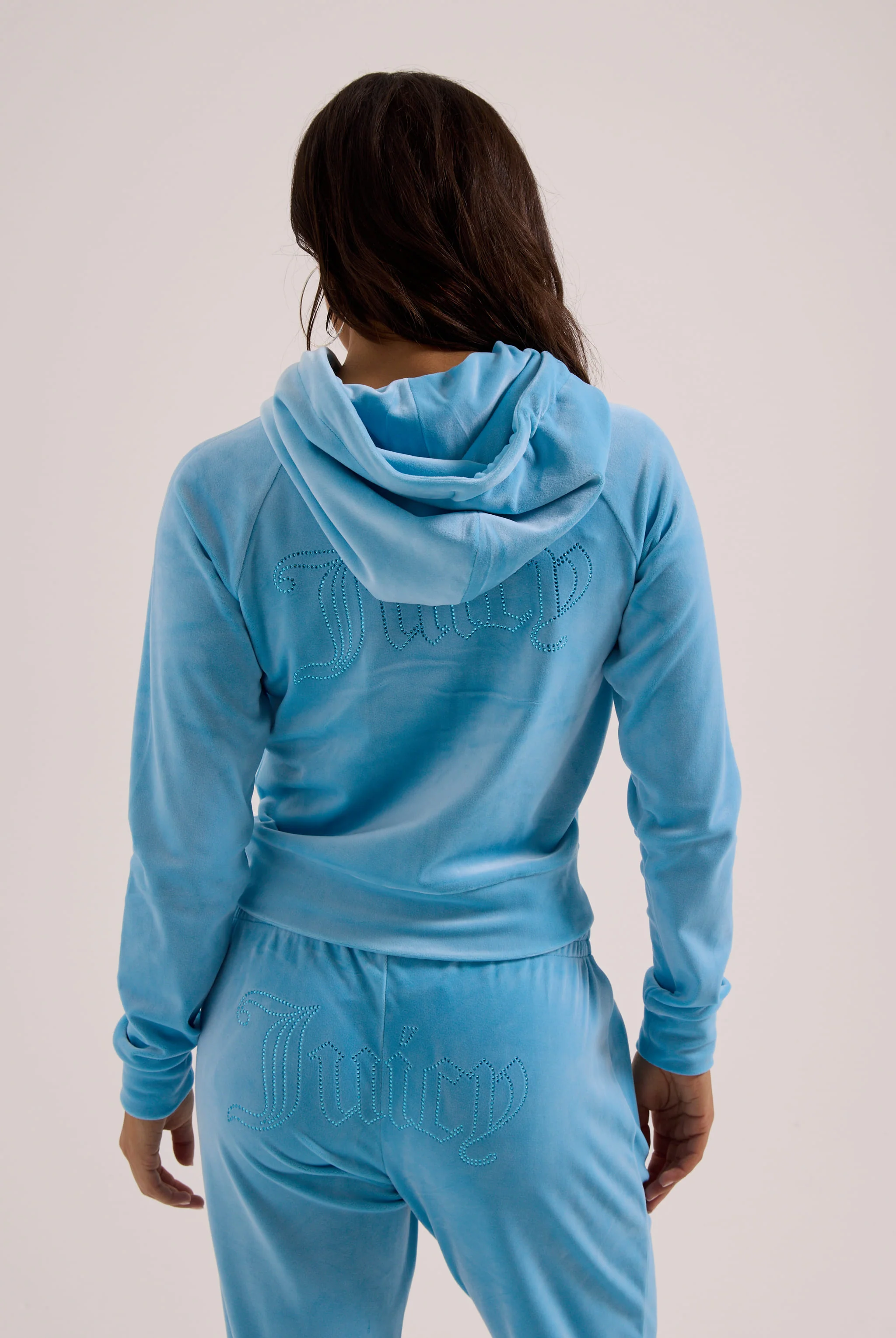 Felpa in velluto Madison con logo Juicy in strass tono su tono colore Celeste - Image 6