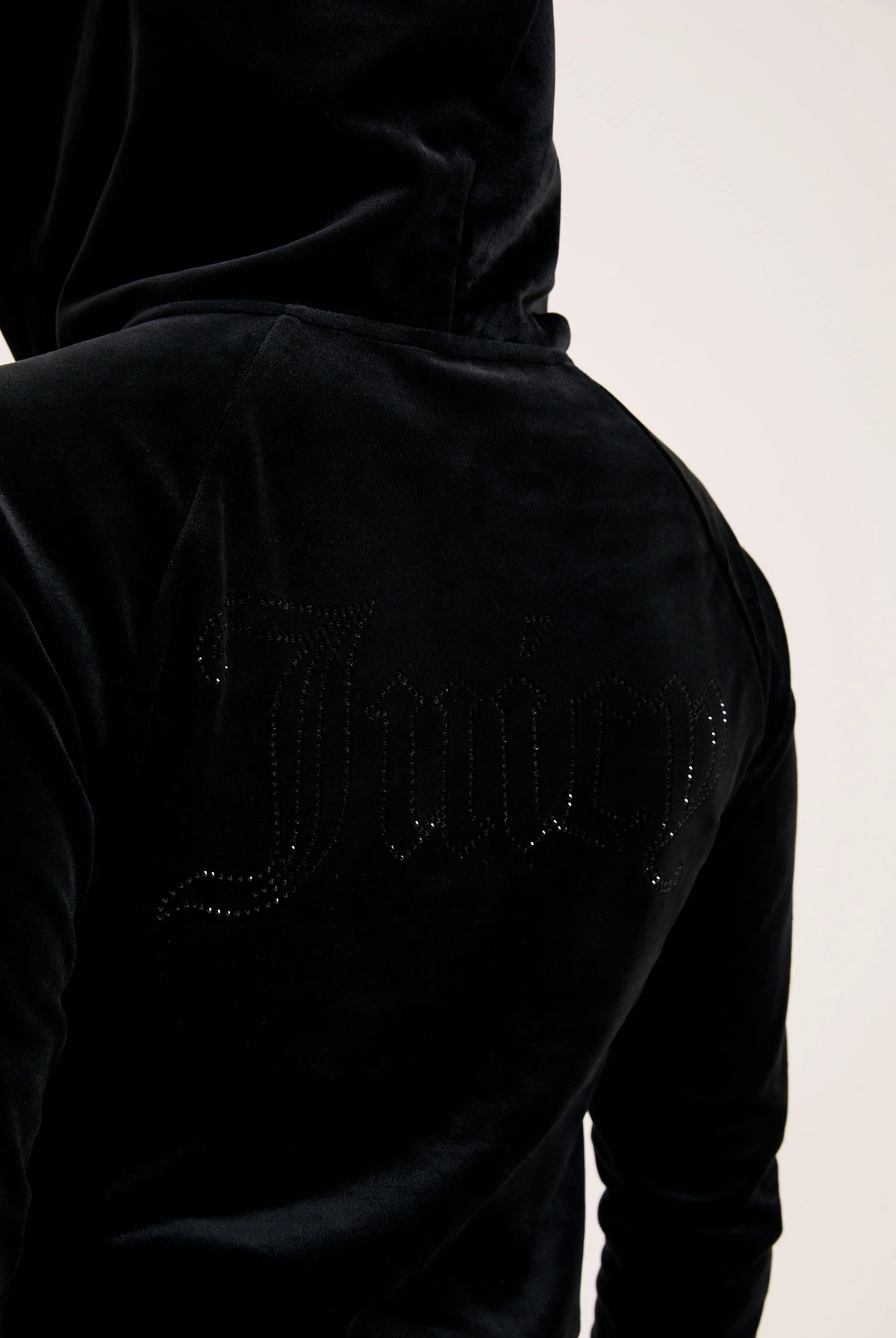 Felpa in velluto Madison con logo Juicy in strass tono su tono colore Nero - Image 6