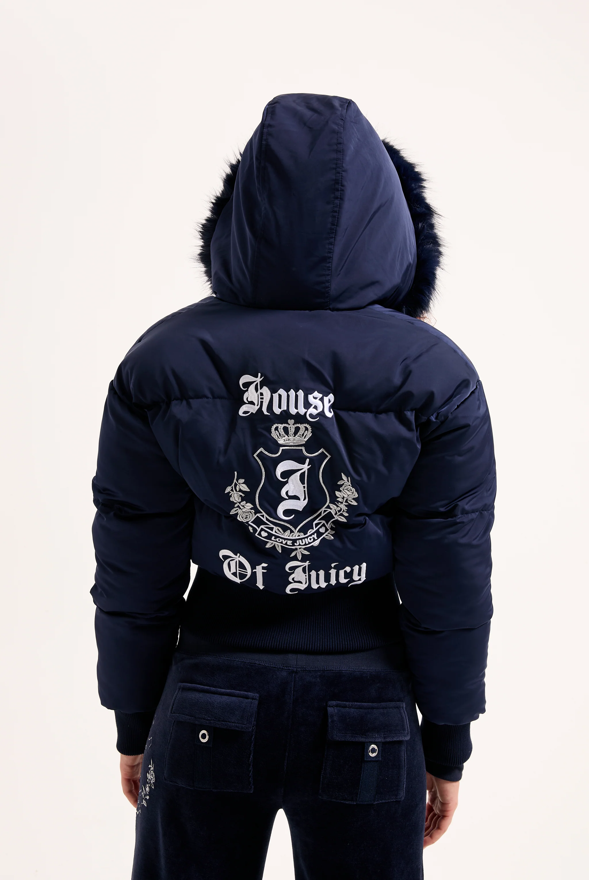 Giacca imbottita crop House of Juicy in velour con cappuccio con bordo in ecopelliccia Blu Scuro - Image 7