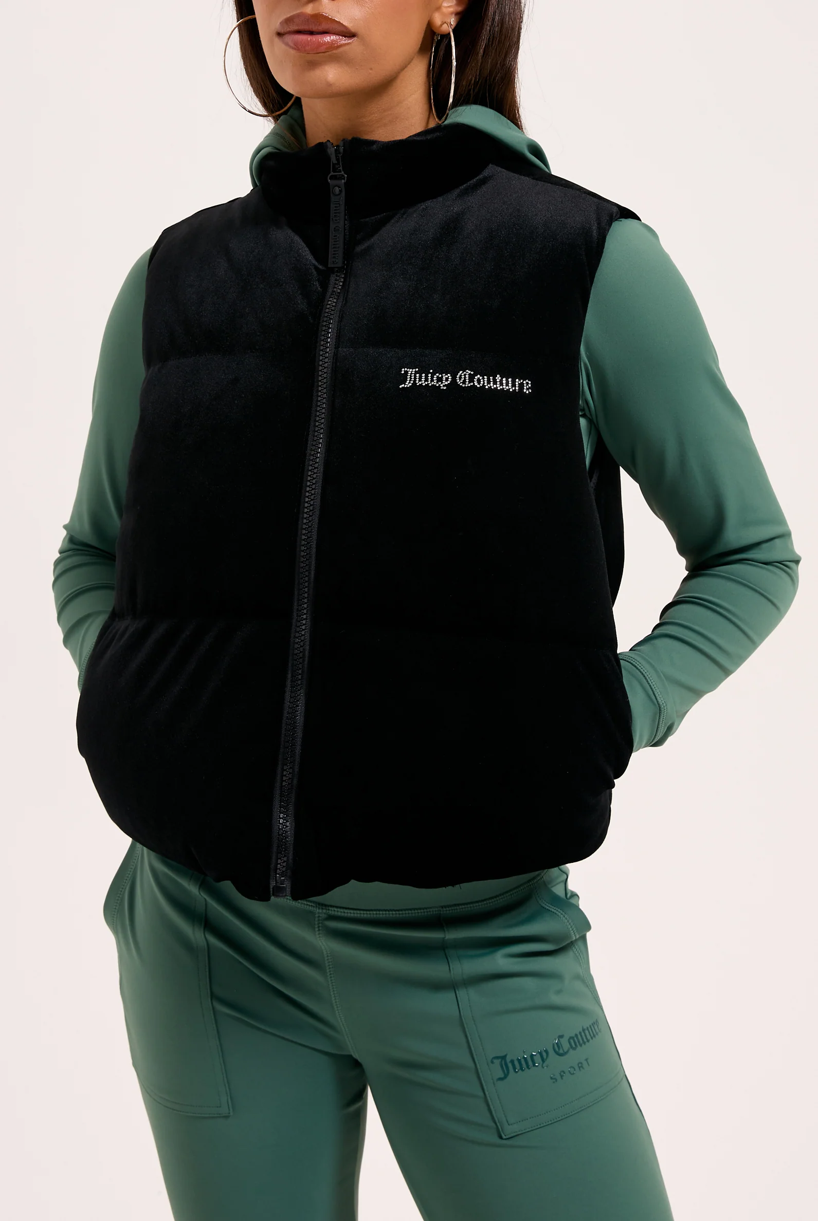 Gilet crop in velour con logo Juicy in diamanti Nero - Image 3