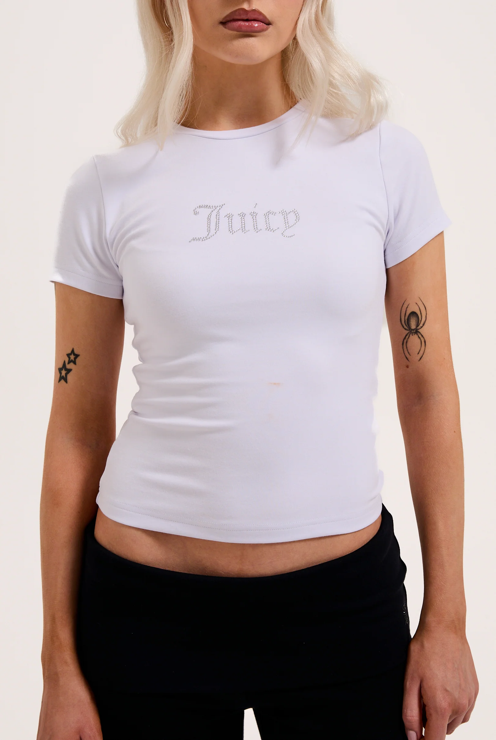 Maglietta aderente in jersey di modal con logo Juicy in diamanti Bianco - Image 3