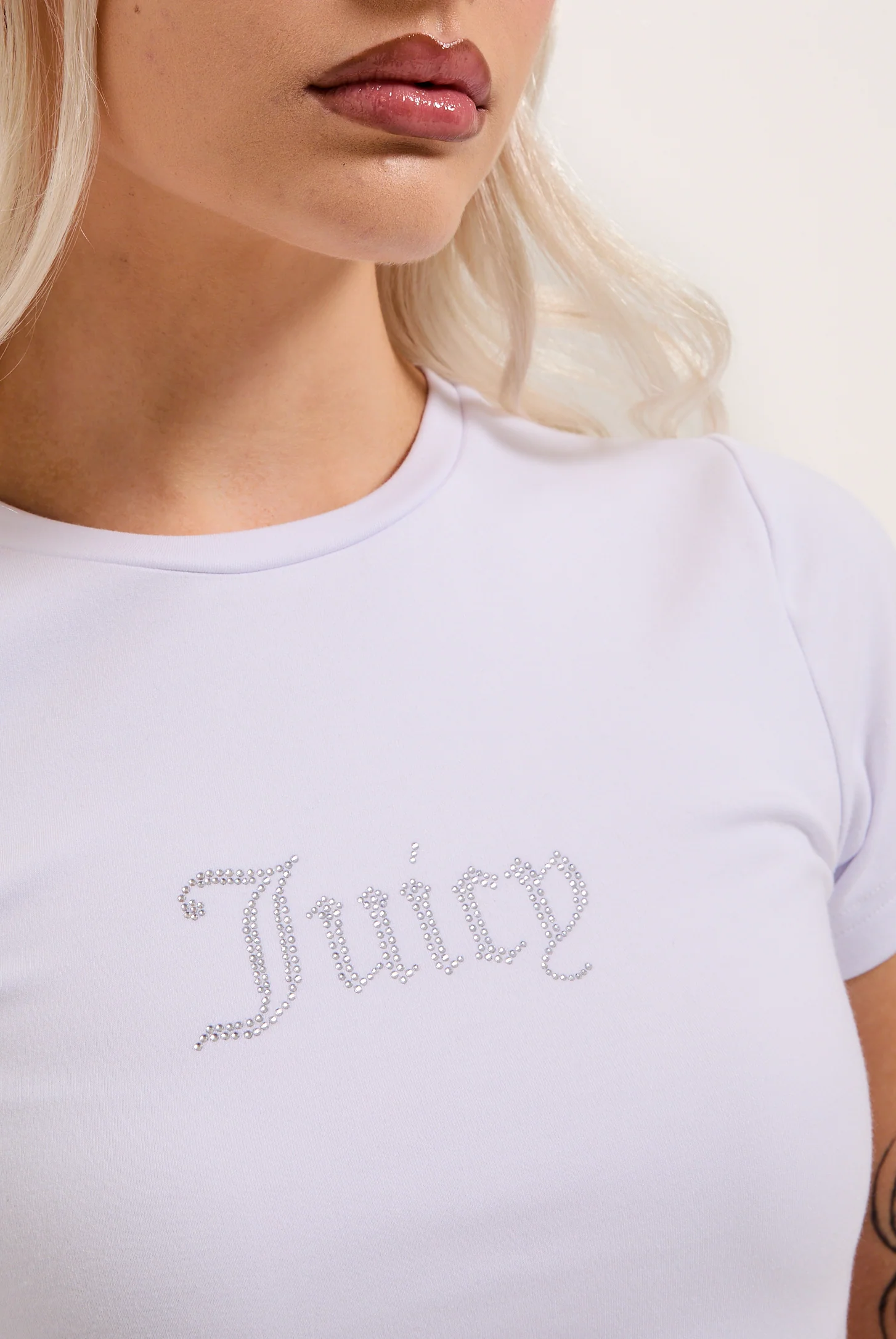 Maglietta aderente in jersey di modal con logo Juicy in diamanti Bianco - Image 5