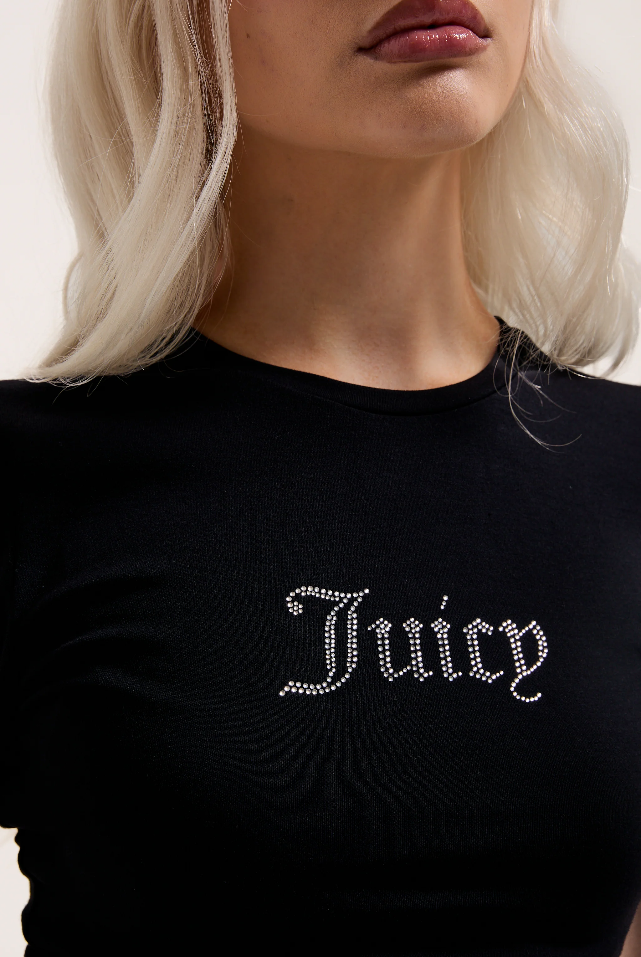 Maglietta aderente in jersey di modal con logo Juicy in diamanti  Nero - Image 5