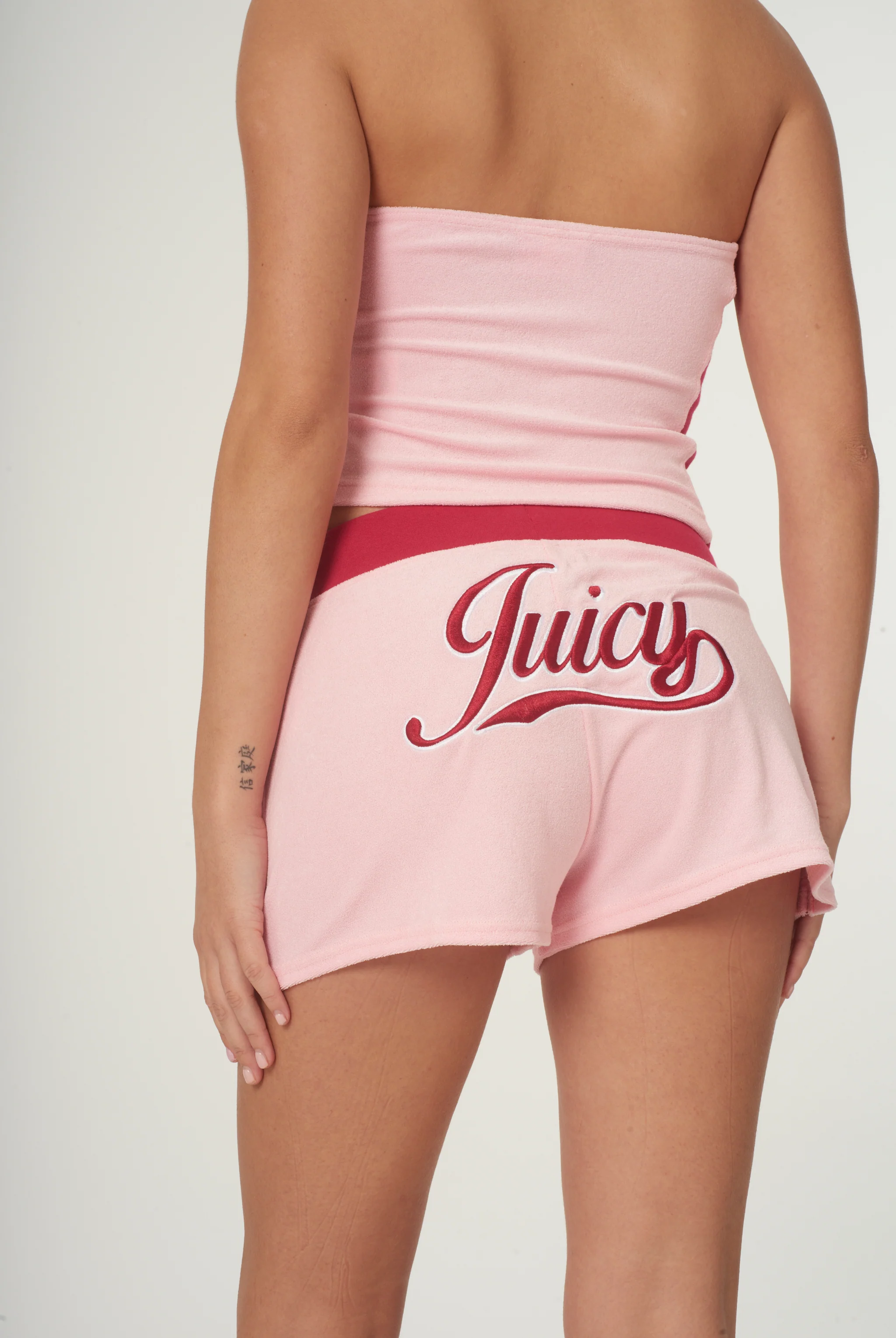 Pantaloncini Juicy in spugna con coulisse in vita e logo stampato fronte e retro colore Rosa - Image 2