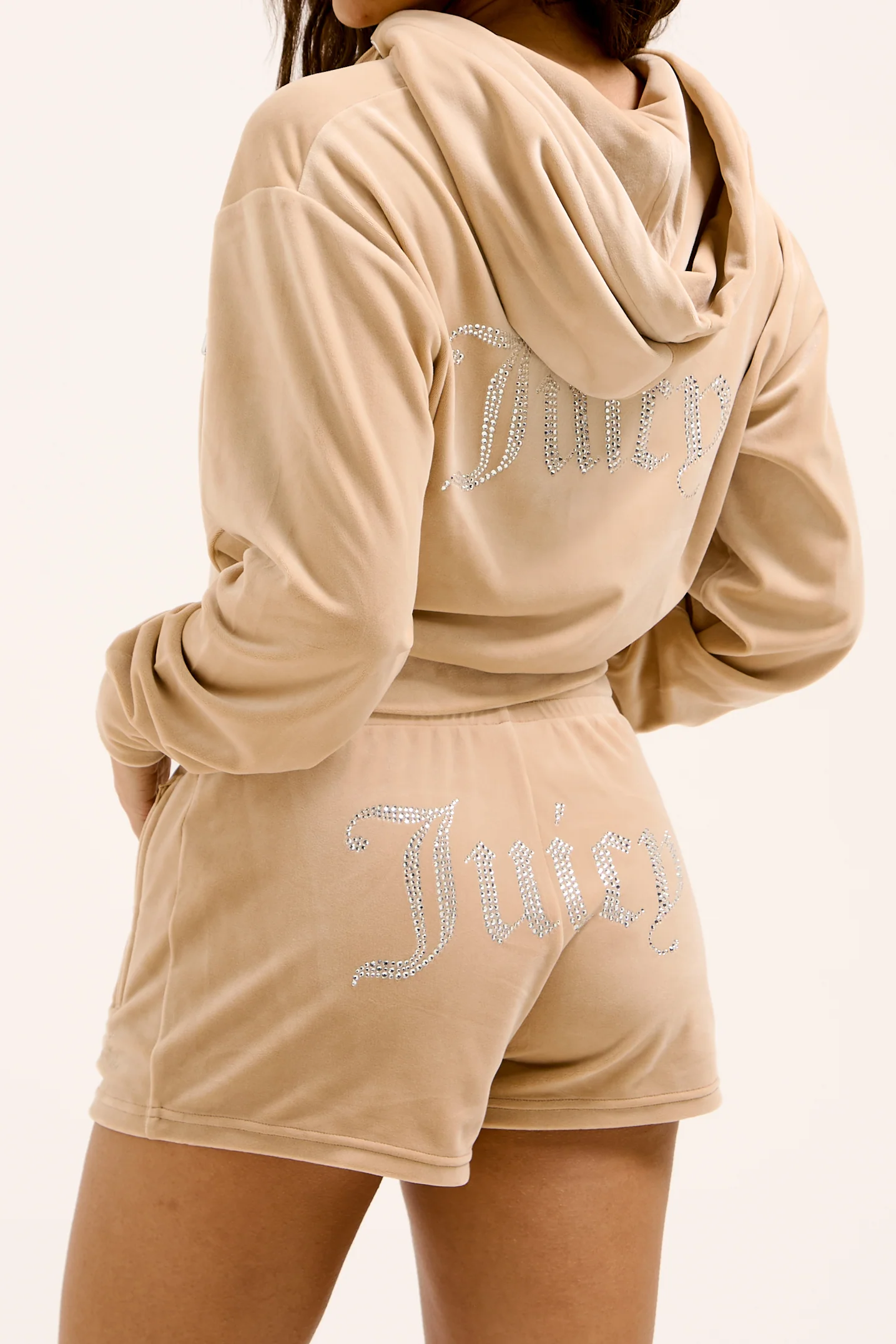 Pantaloncini Tamia Caramello dorato con maxi logo strass - Image 4