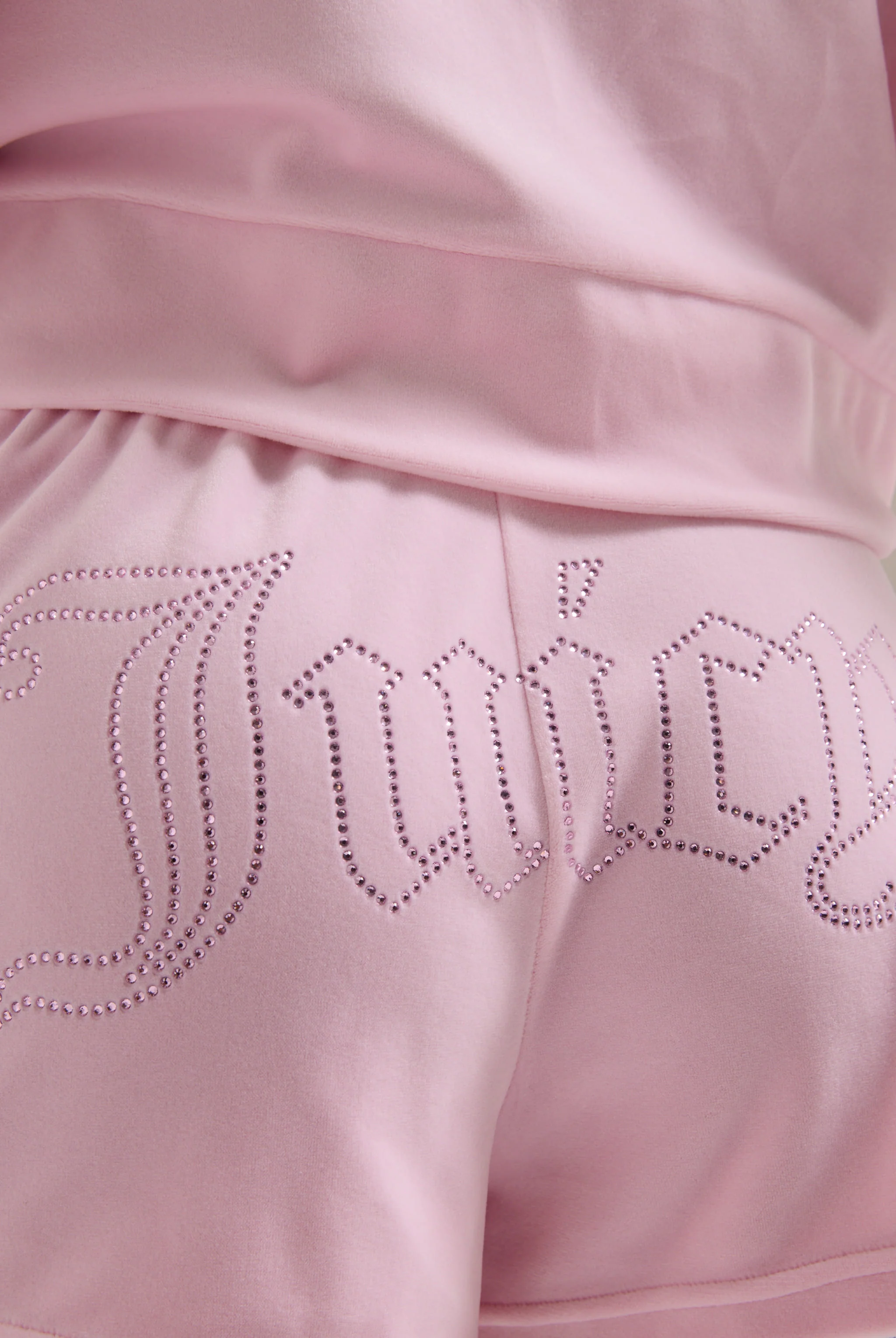 Pantaloncini Tamia in velluto classico con logo Juicy in strass tono su tono colore Rosa - Image 6