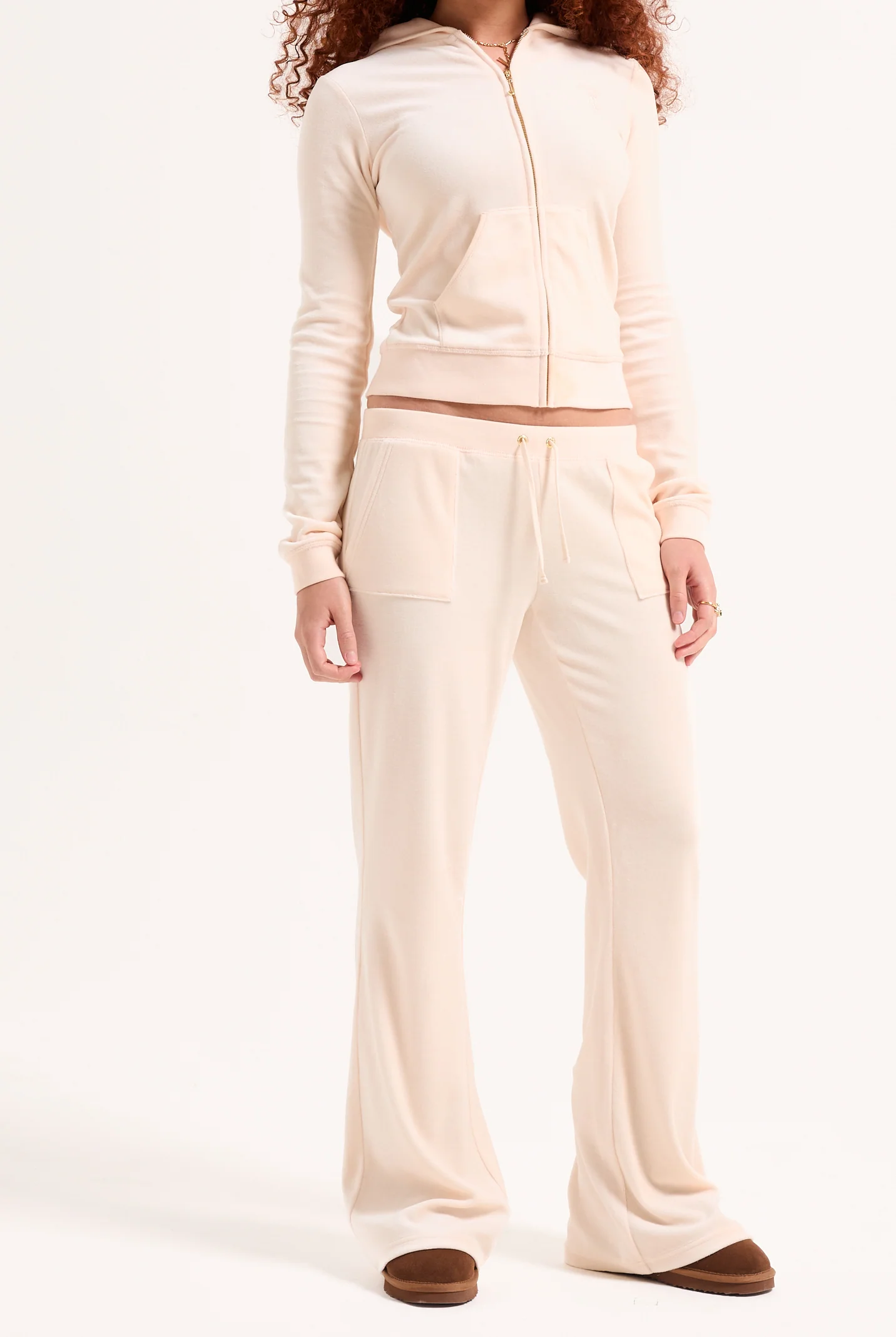 Pantalone da tuta Heritage in velour di bamboo a vita ultra bassa con ricamo Rosa Cipria - Image 3