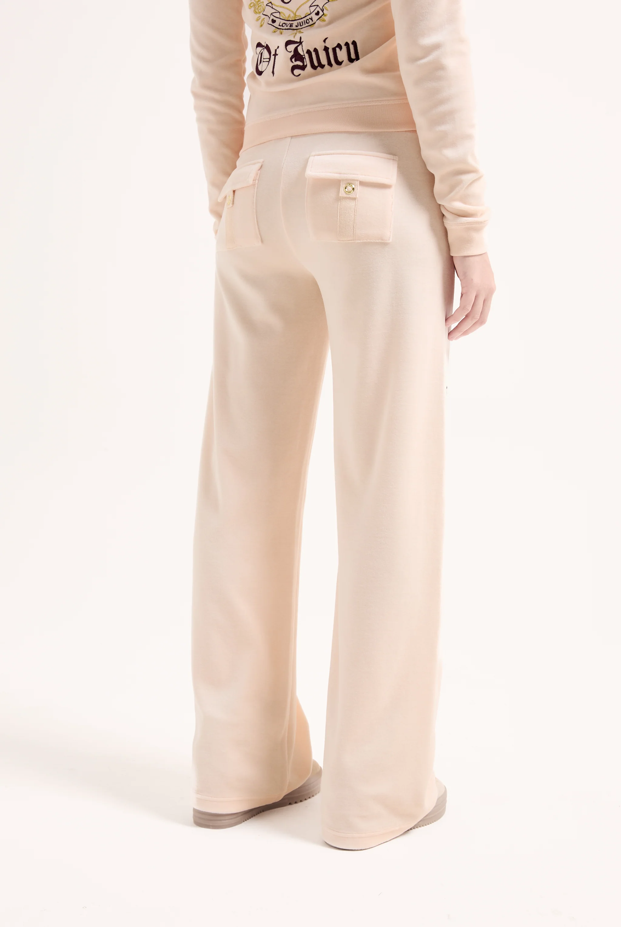 Pantalone in velour di bamboo a vita ultra bassa con ricamo House of Juicy Rosa Cipria - Image 4