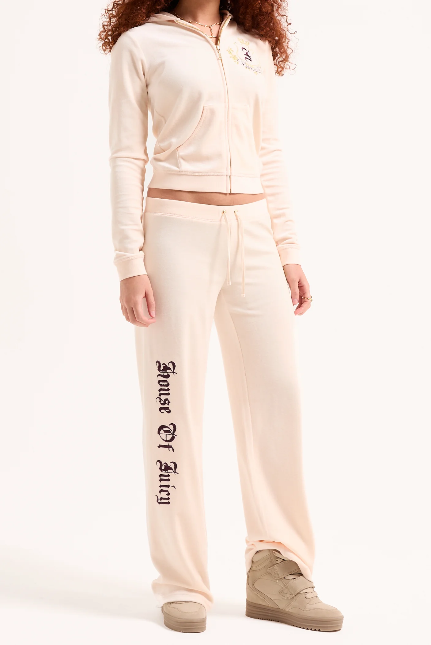 Pantalone in velour di bamboo a vita ultra bassa con ricamo House of Juicy Rosa Cipria - Image 5