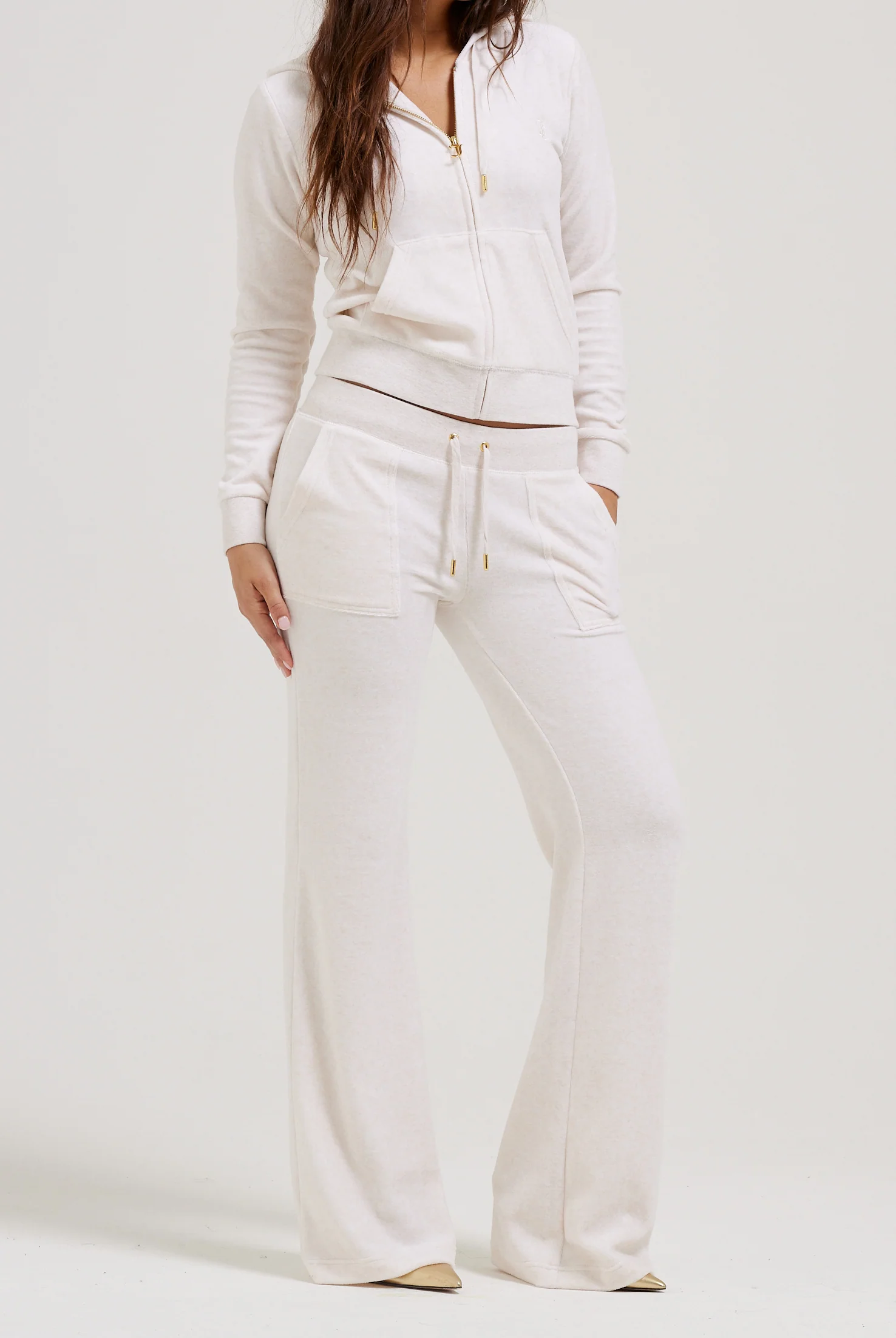 Pantalone Layla a vita bassa con tasche e dettagli in metallo dorato Beige Avena - Image 3