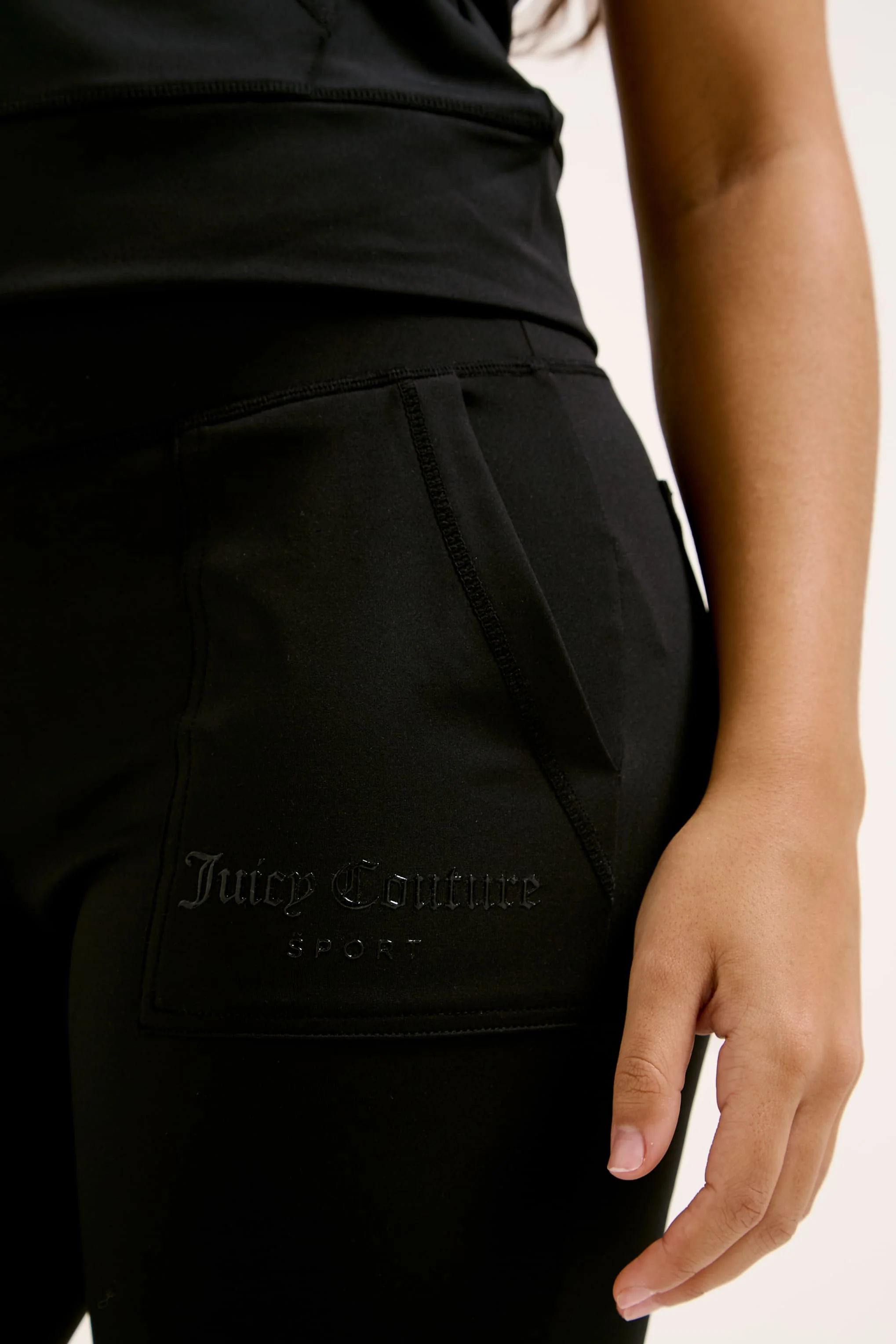 Pantaloni Farah vita bassa in interlock con logo tono su tono colore Nero - Image 5