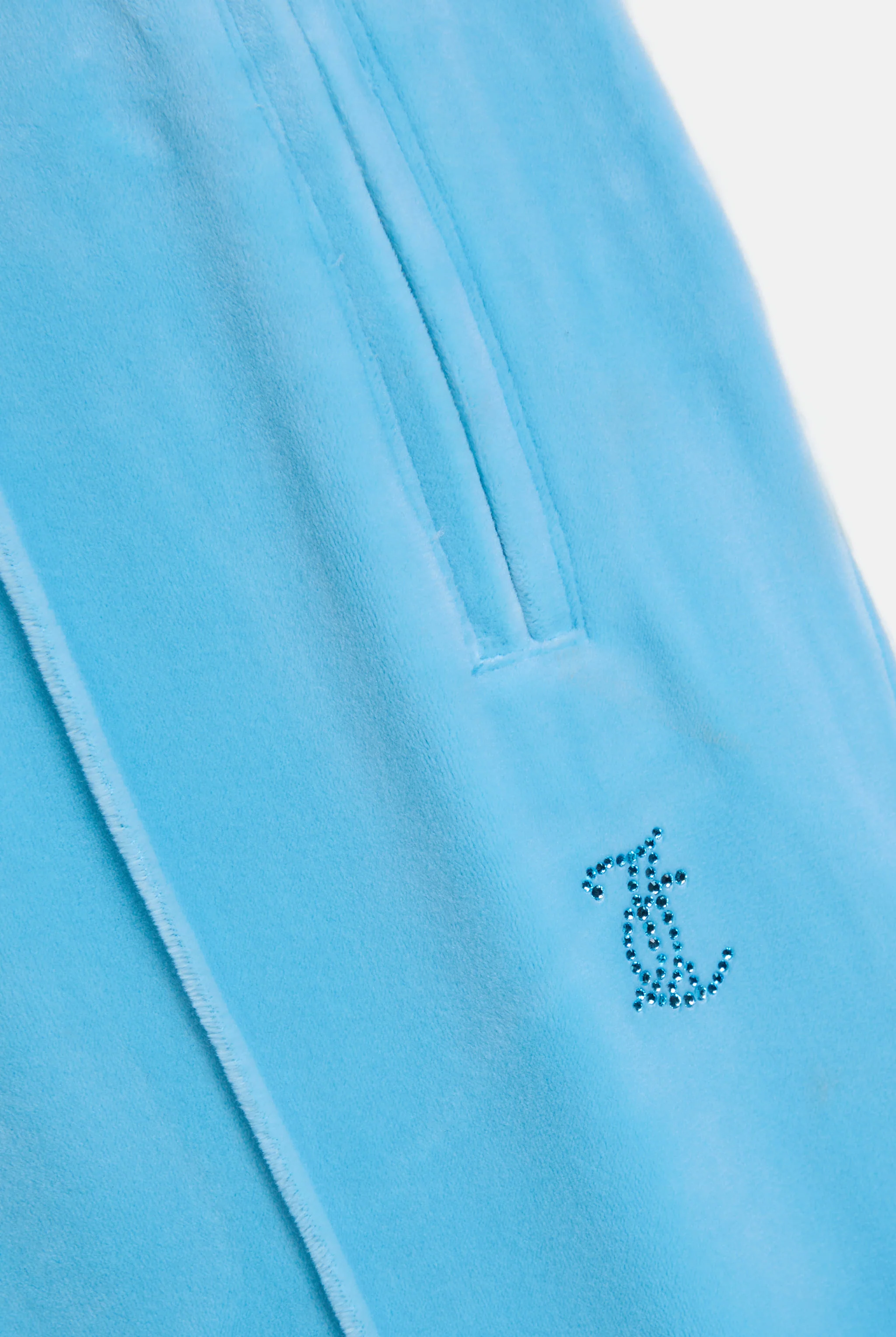 Pantaloni in velluto Tina con logo Juicy in strass tono su tono colore Celeste - Image 7