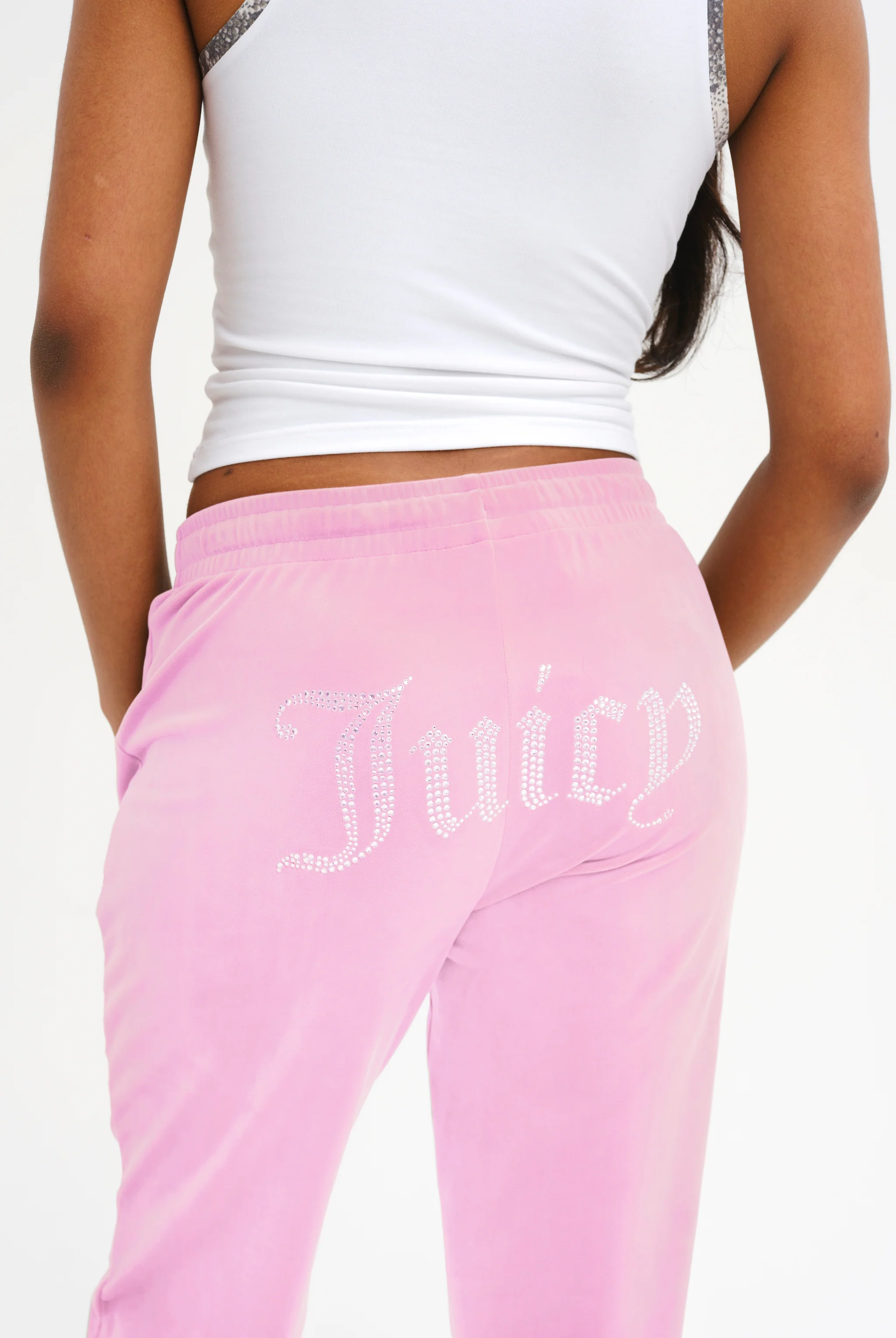Pantaloni Lilian Rosa ciliegio con elastico al fondo e logo strass - Image 4