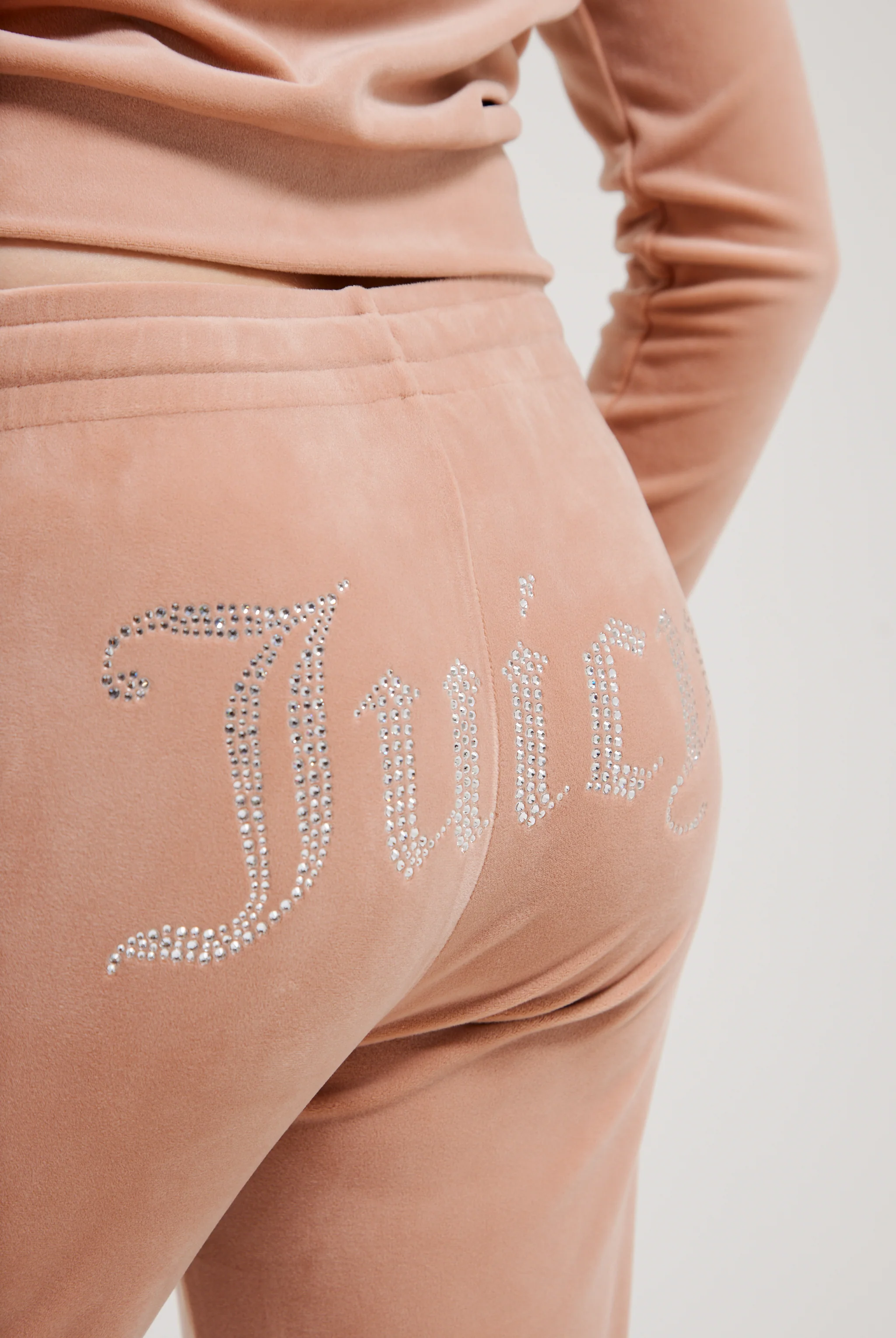 Pantaloni Tina Beige miele con maxi logo strass - Image 5