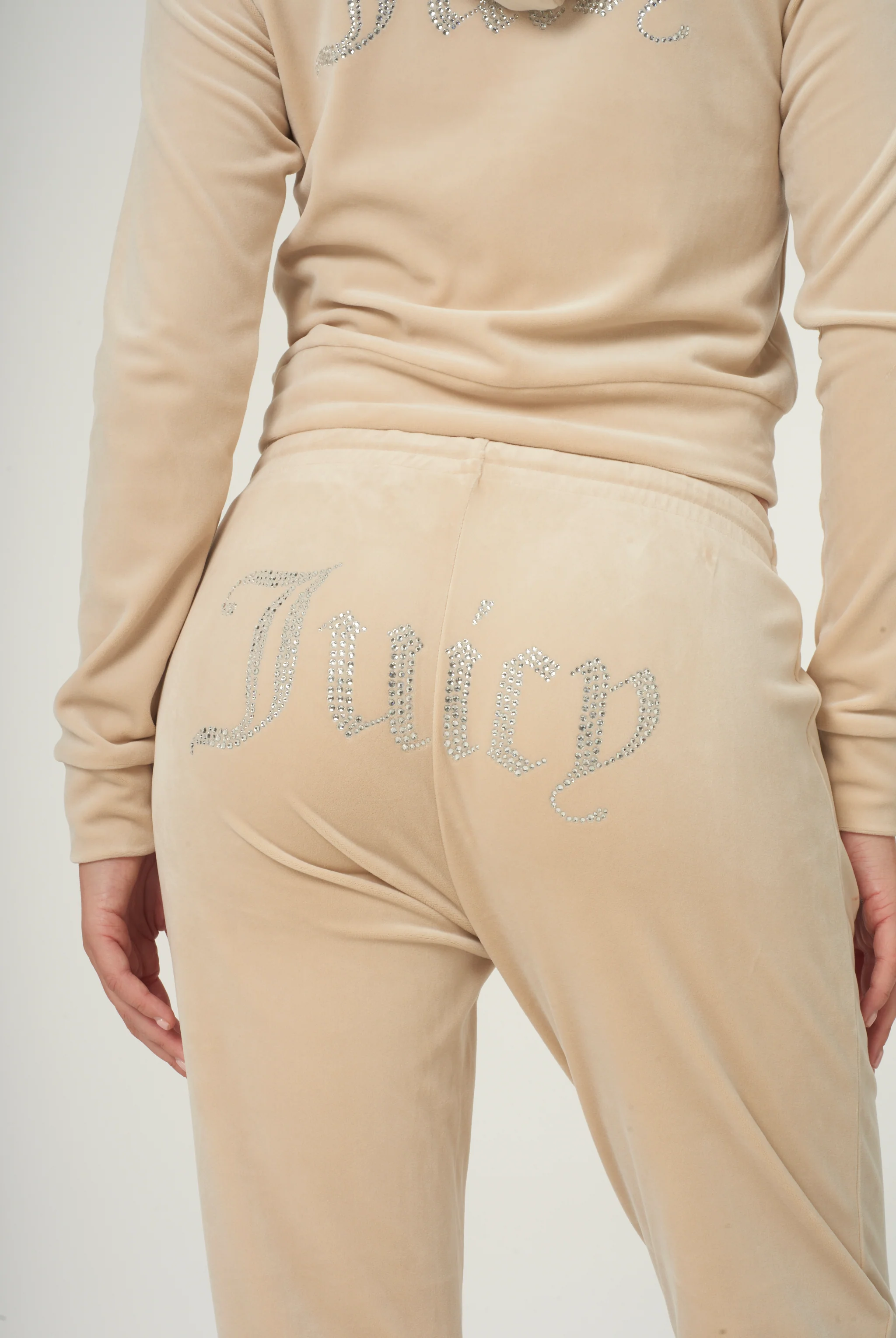 Pantaloni Tina Beige sabbia con maxi logo strass - Image 4