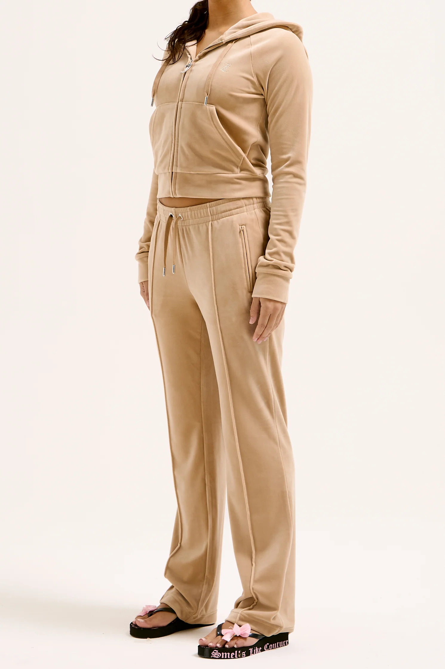 Pantaloni Tina Caramello dorato con maxi logo strass - Image 5