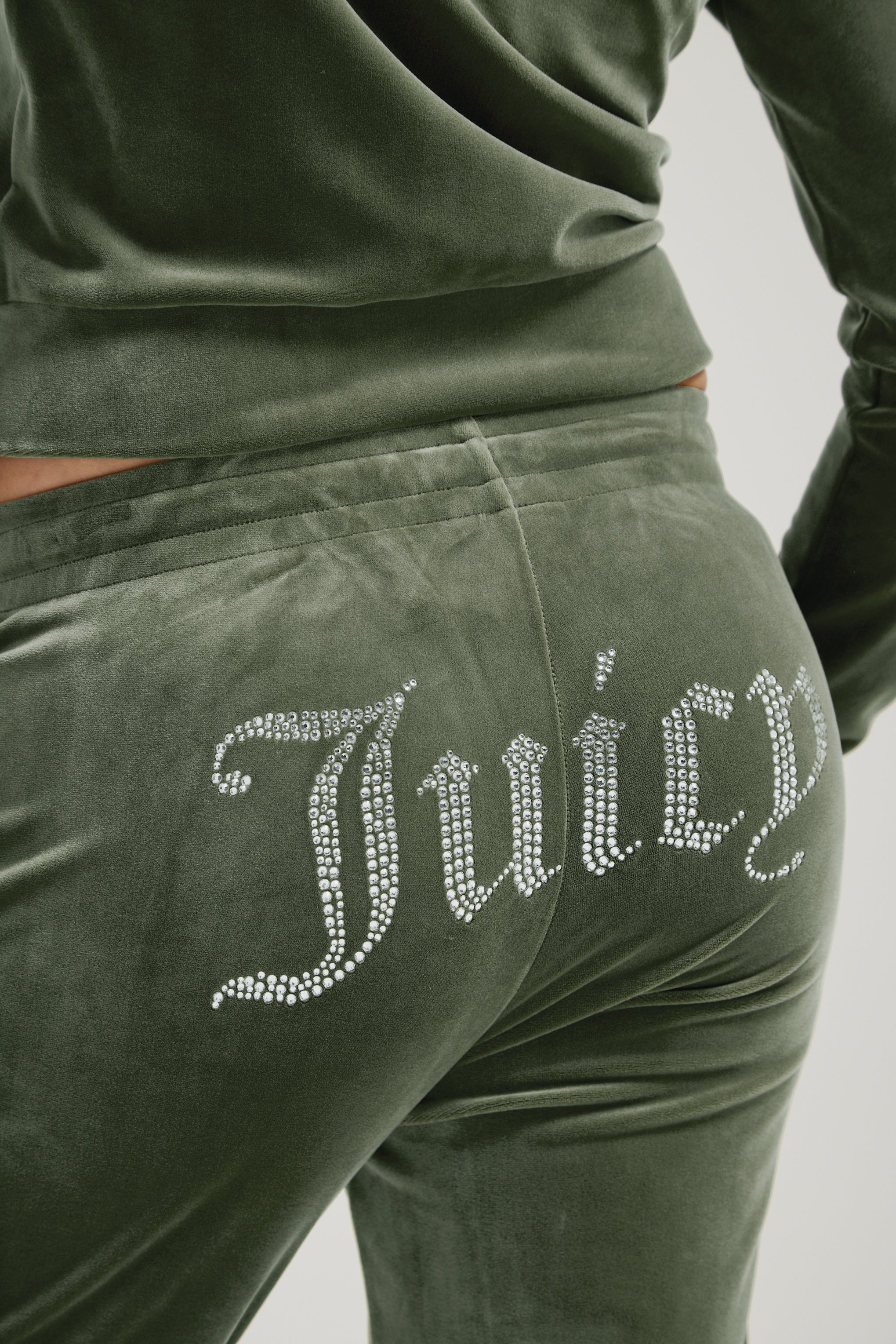 Pantaloni Tina Verde foresta con maxi logo strass - Image 4