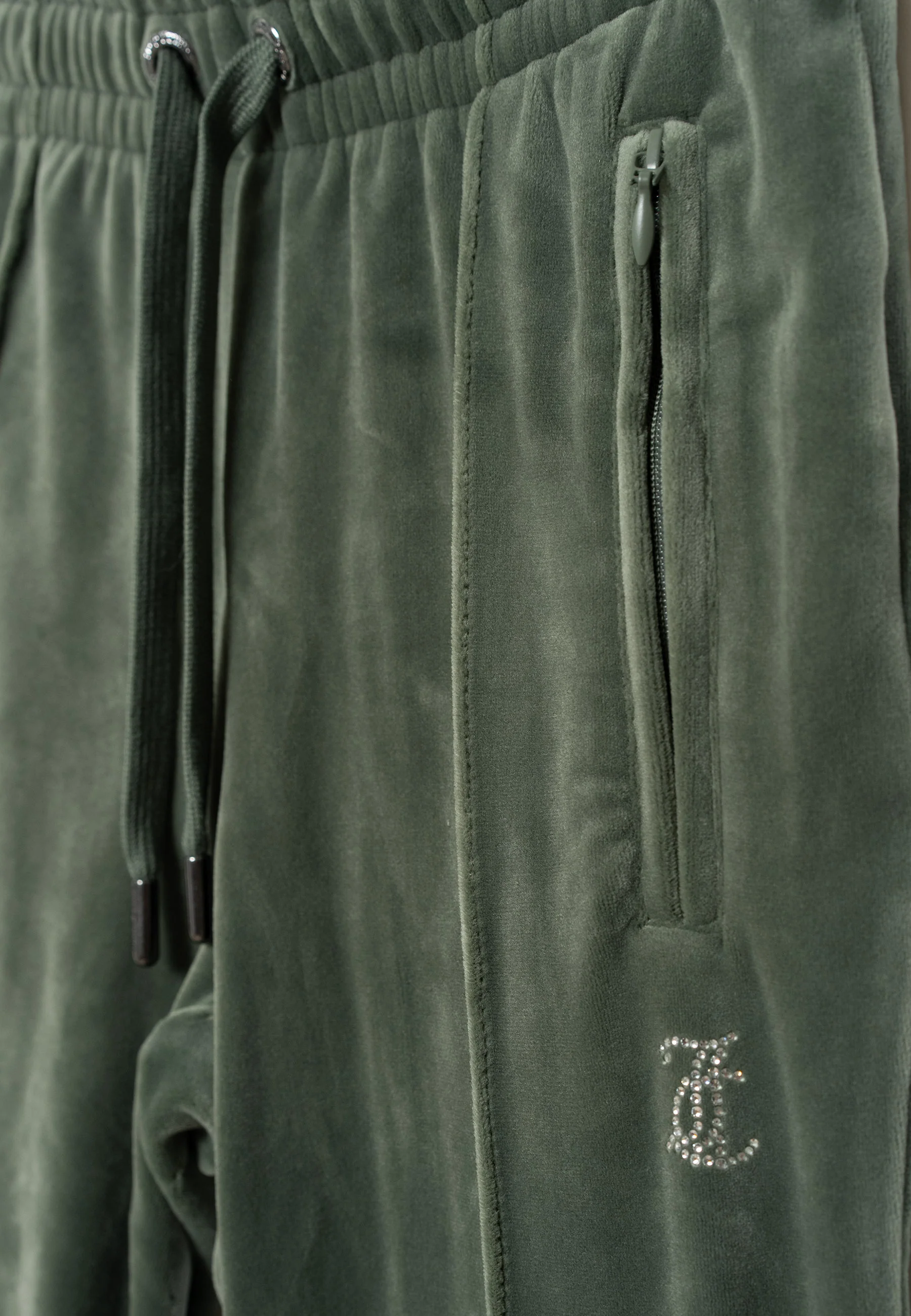 Pantaloni Tina Verde foresta con maxi logo strass - Image 5