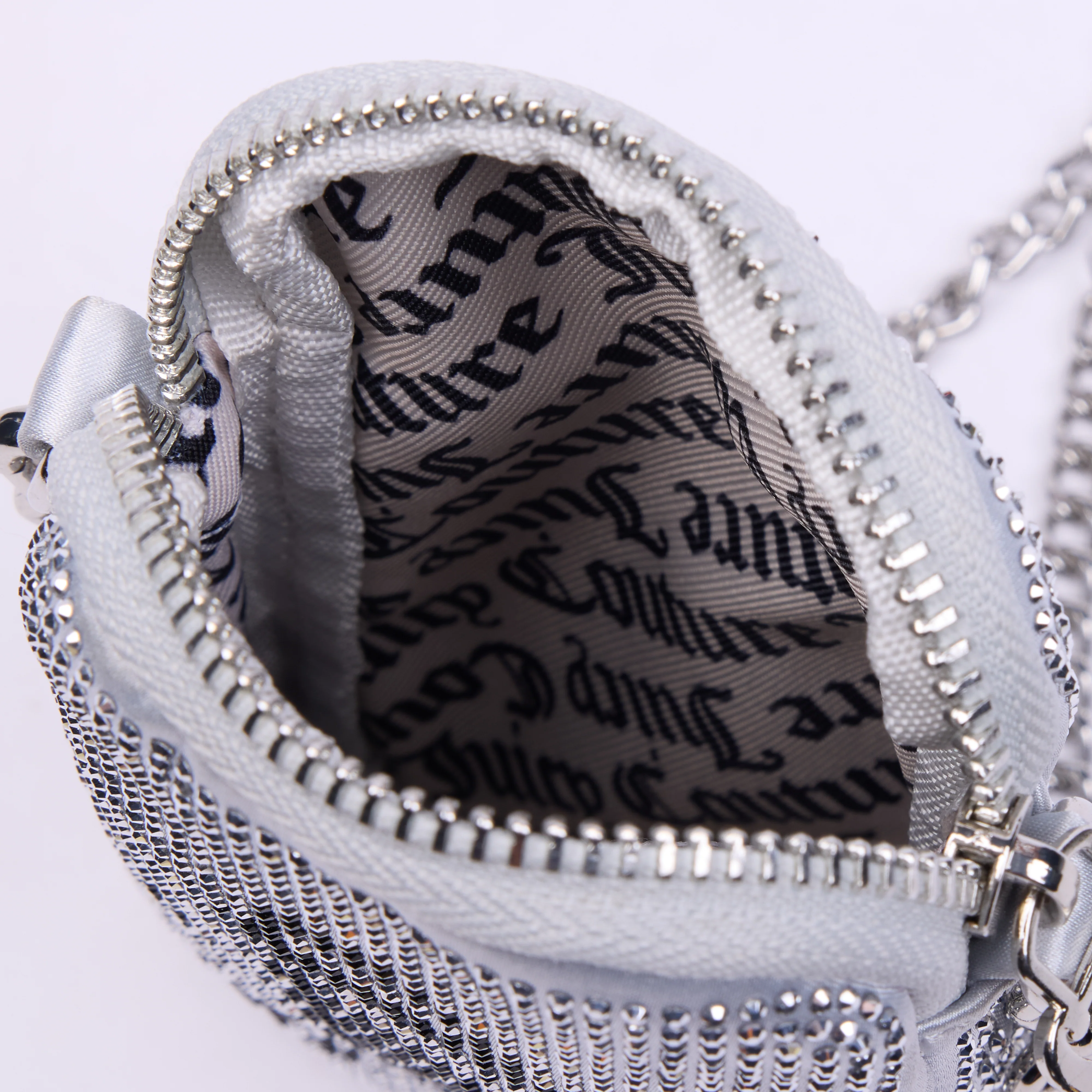 Phone case Juicy Couture con strass argento e tracolla a catena - Image 3