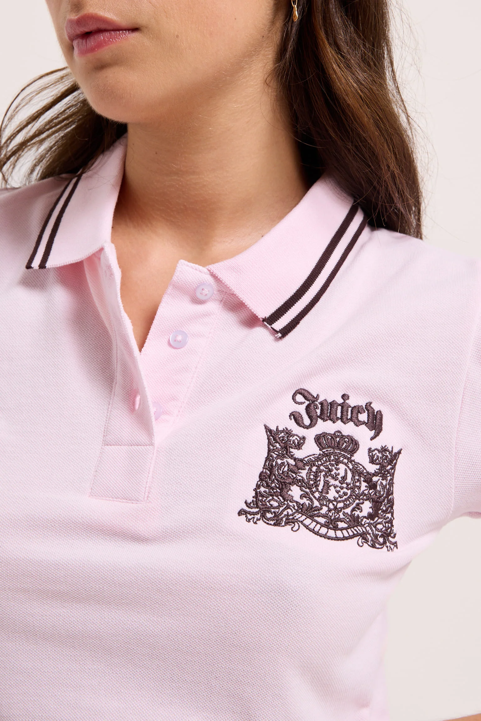 Polo Juicy a maniche a sbuffo in jersey piqué aderente con stemma cane Juicy ricamato colore rosa - Image 4