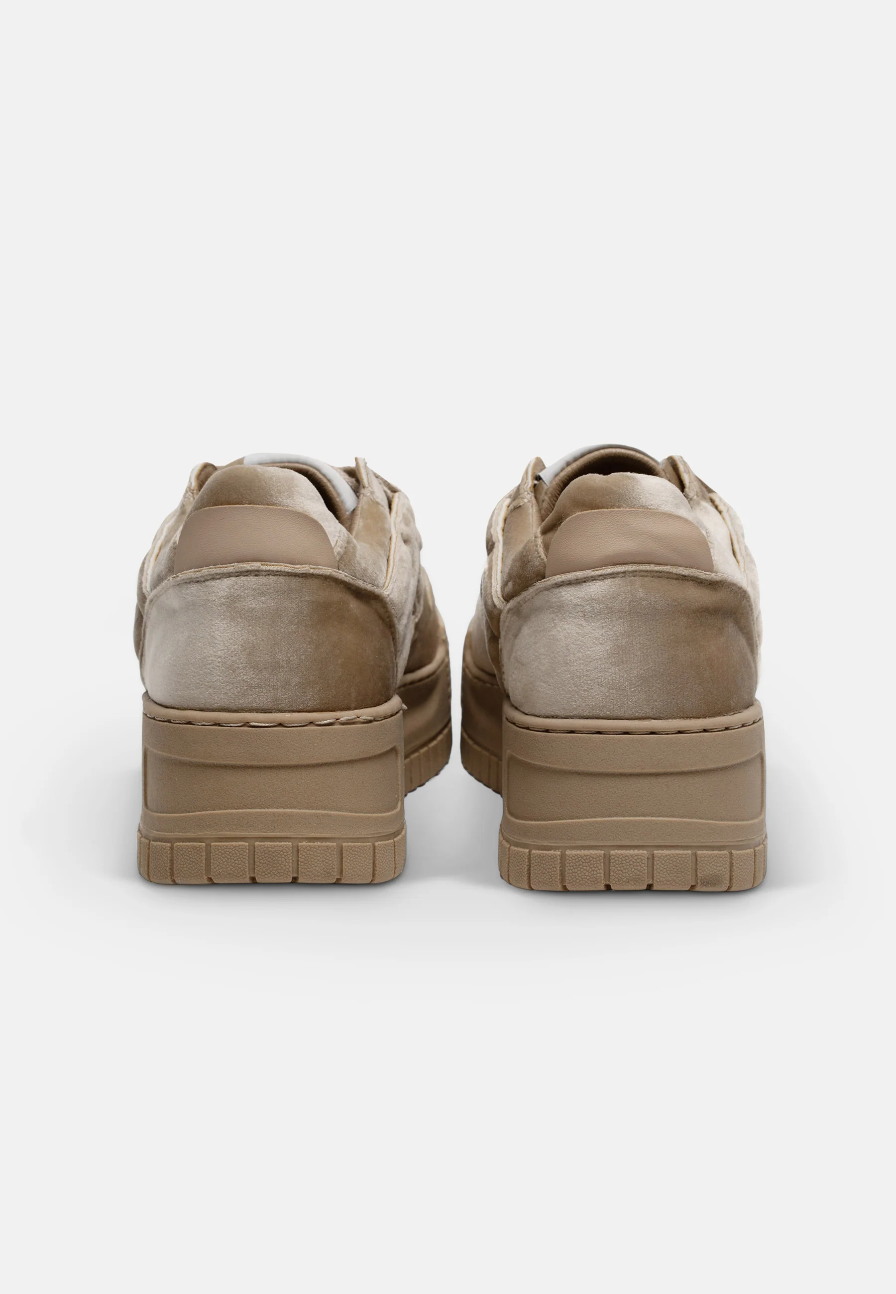 Sneaker Brooke in velour Beige - Image 4