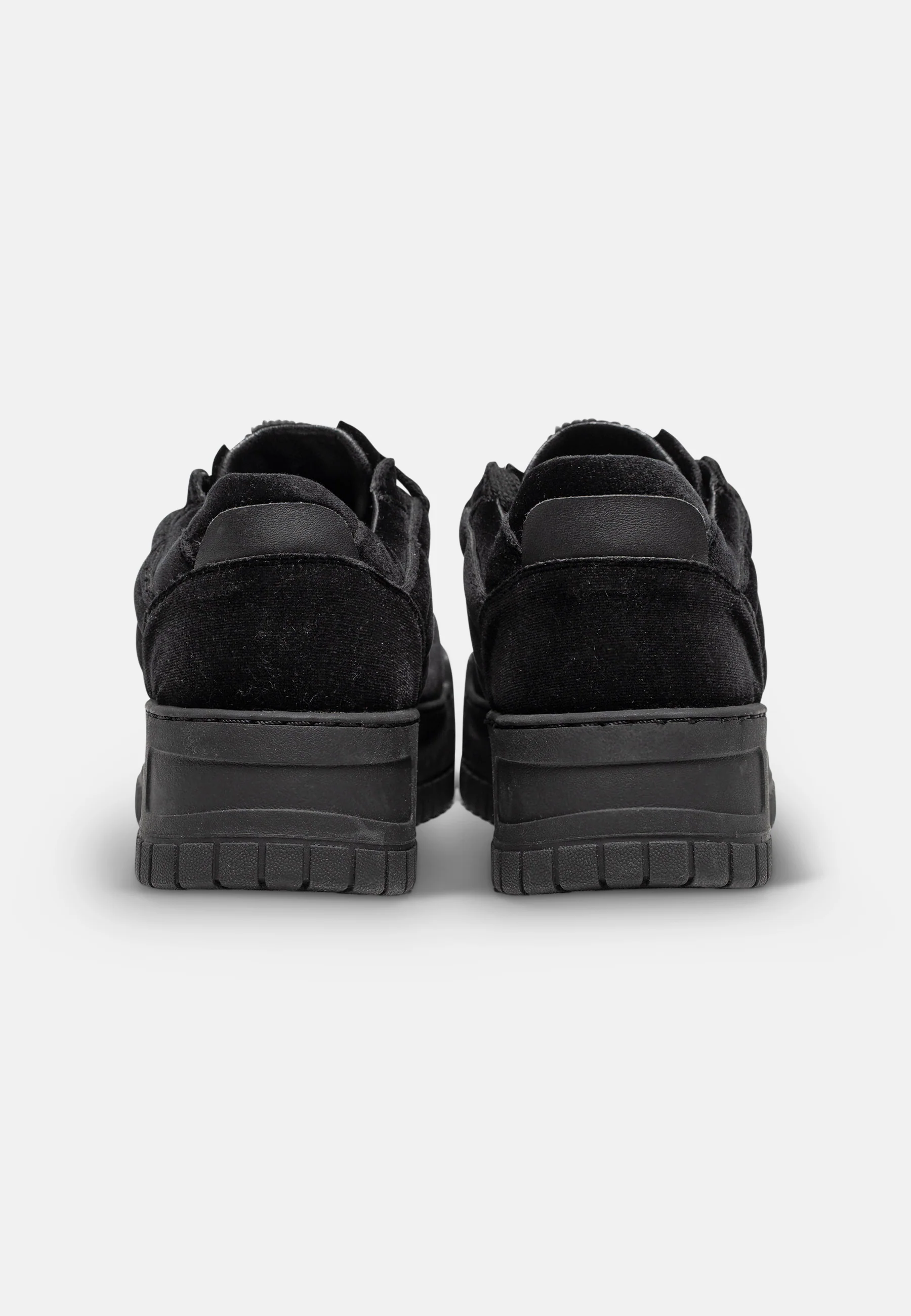 Sneaker Brooke in velour Nero - Image 4