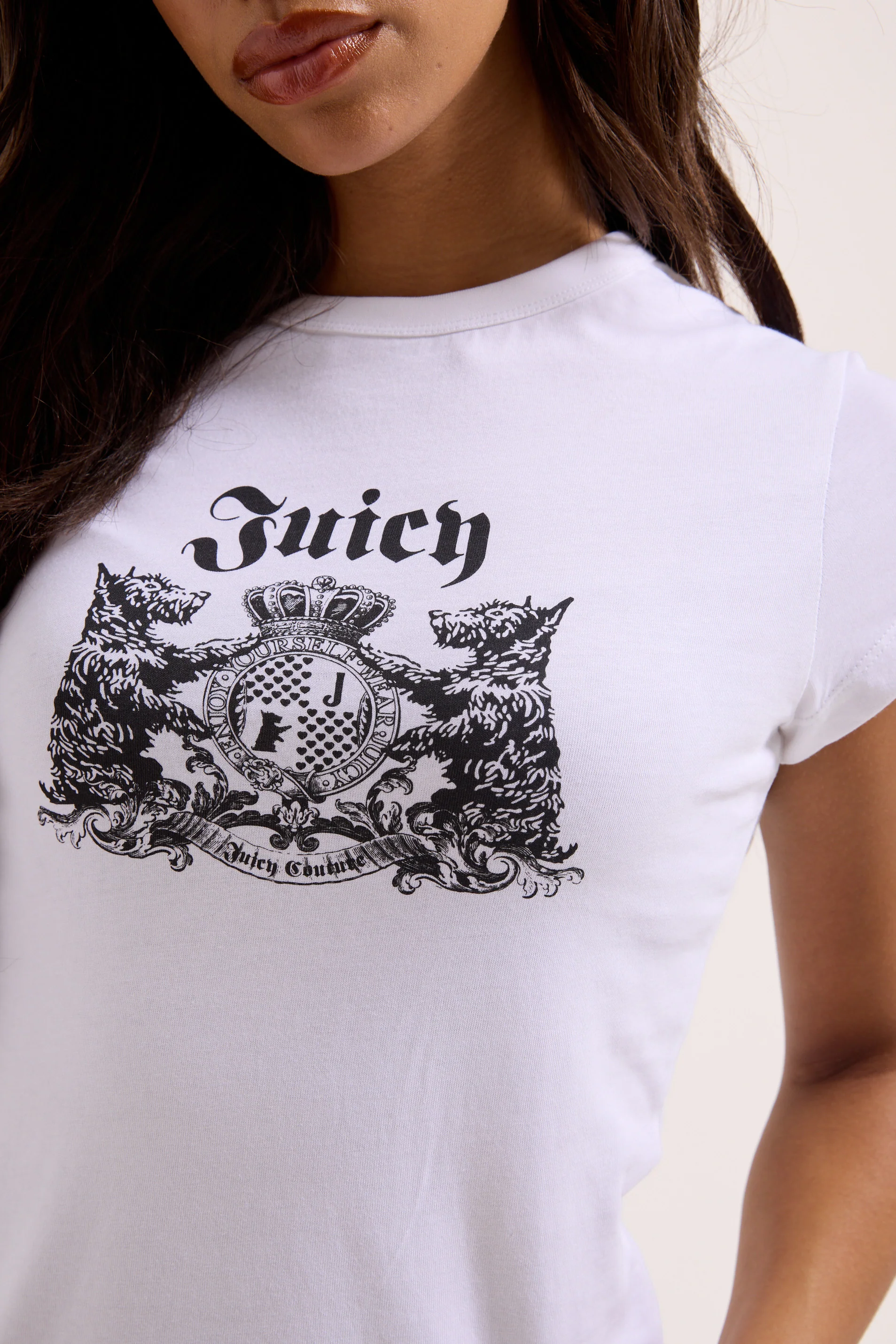 T-shirt Hilton Juicy Dog Crest lunga e aderente in jersey con logo stampato colore Bianco - Image 5